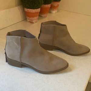 Womens ankle boots size 8 wide